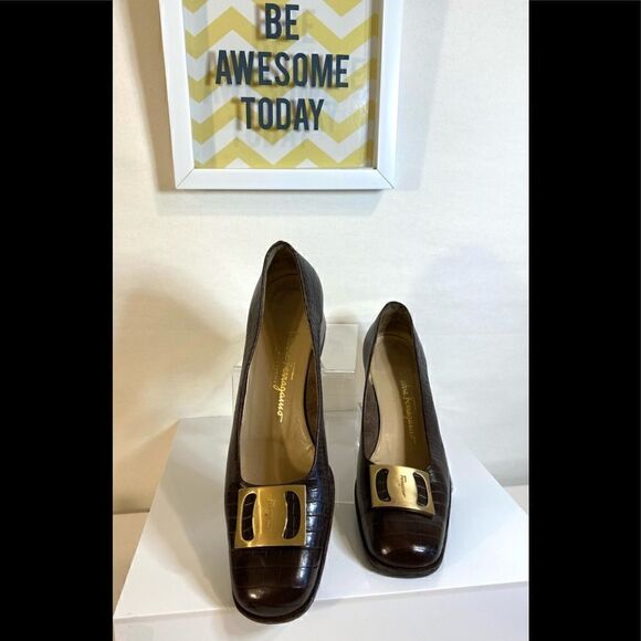 Authentic Salvatore Ferragamo    - Picture 1 of 4